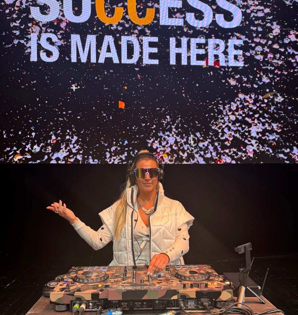 #GMAGIC TOUR: lo show di Giulia Regain tra musica, luci, spiritualità e spettacolo. Un’esperienza unica per eventi, festival e location esclusive.